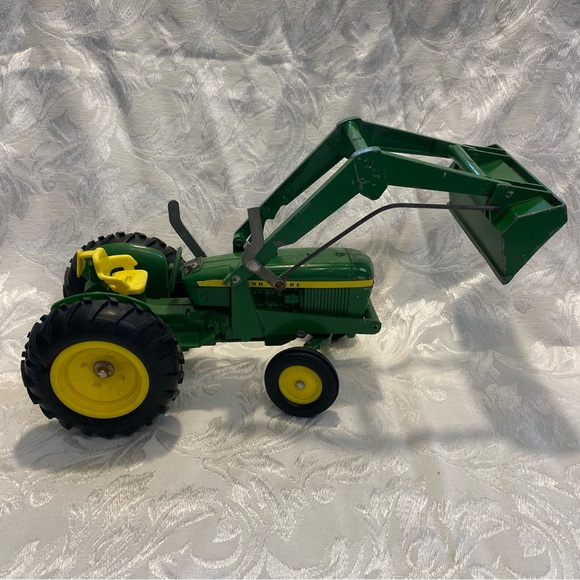 Vintage John Deere Utility Tractor with Loader  die cast toy. - Picture 1 of 11